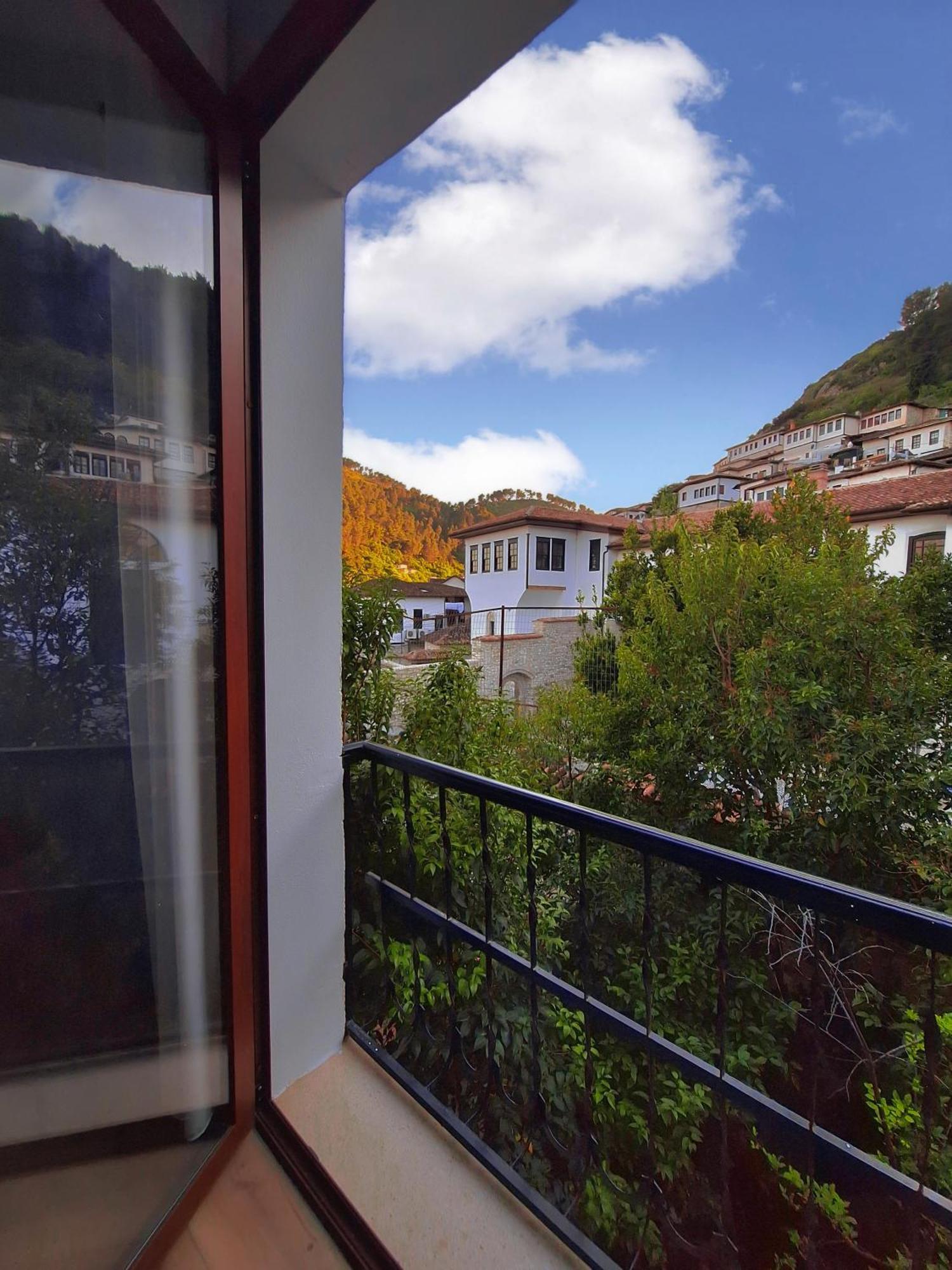 Villa Mishel Suites Berat Exterior foto