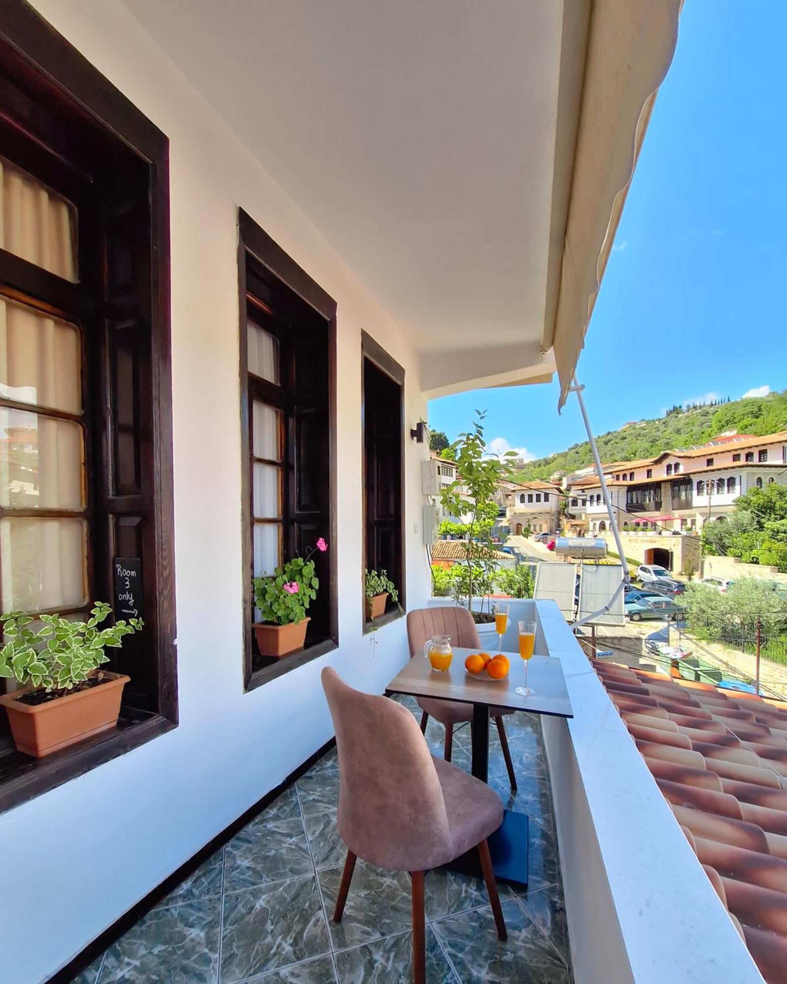 Villa Mishel Suites Berat Exterior foto